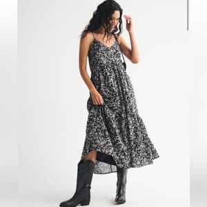 Abercrombie & Fitch V-Neck Flowy Maxi Dress